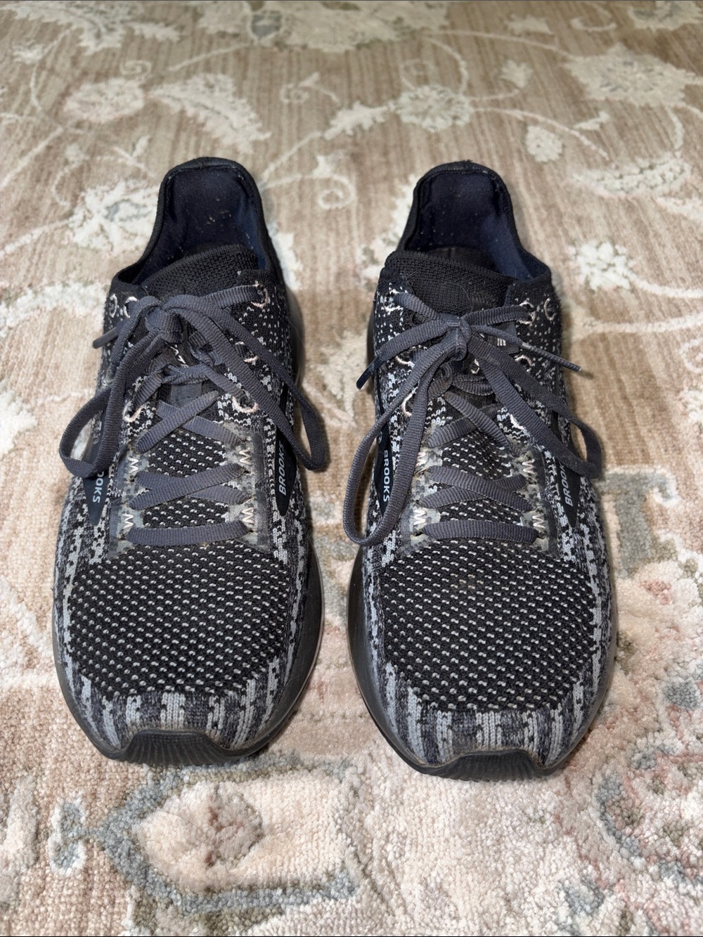 Brooks Black and White Knit Athletic Running Shoes, Reposh / too big